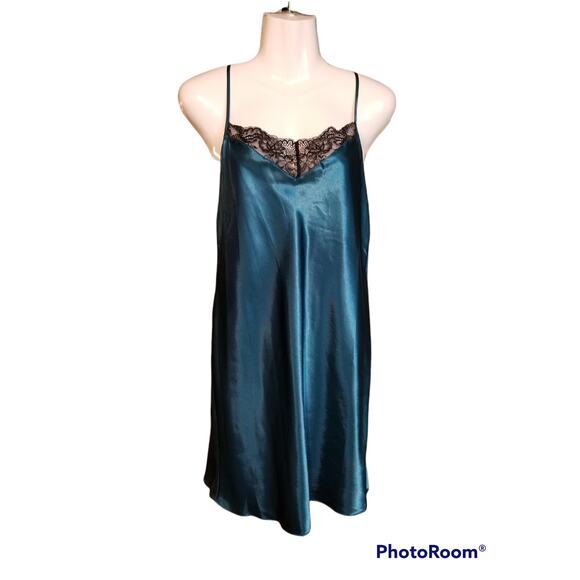 Linea Dontella Chemise Nightgown Sexy and Sleek Size Medium - Picture 3 of 8